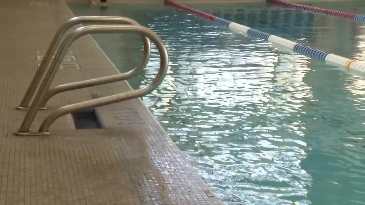 Cloud of chlorine gas at Florida pool sends 5 kids to hospital
